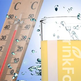 Thermometer zeigt hohe Temperaturen neben einem spritzigen trinkForm® Getränk, steht für gesunde Flüssigkeitsaufnahme