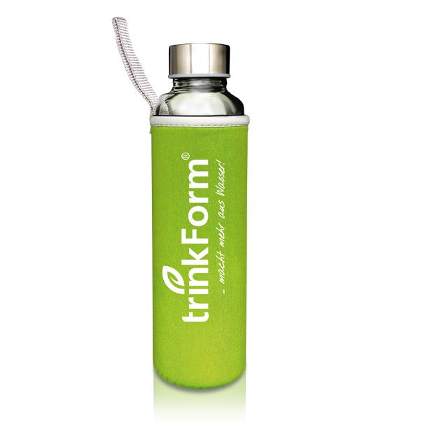 trinkForm® 500 ml Trinkflasche aus Borosilikatglas mit Edelstahlschraubdeckel und grüner Schutzhülle, leicht, chemikalienfrei und hitzebeständig